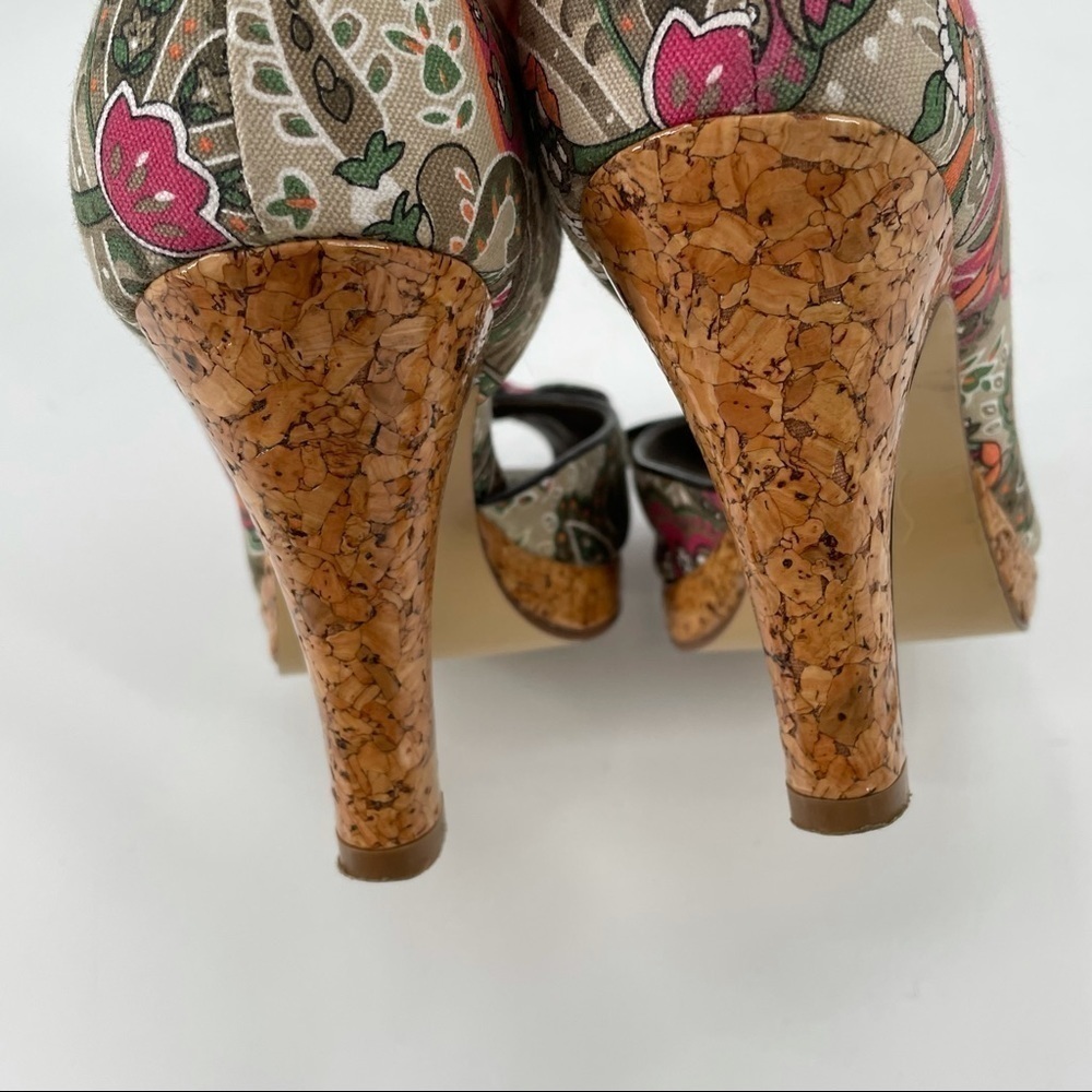 Kenneth Cole Reaction Paisley Peep Toe Heels - Picture 11 of 15